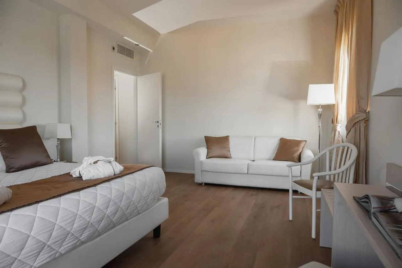 ***  Europa Grand Hotel Lerici Itália